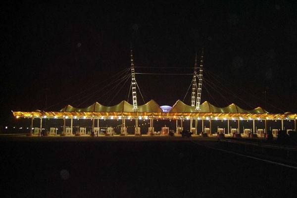 膜材不同的搭建條件各異：揭秘膜結(jié)構(gòu)建筑的個性化定制